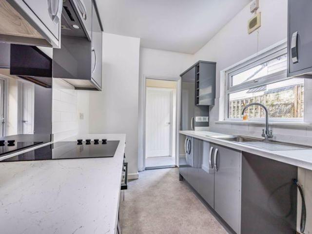 3 bedroom terraced house to rent