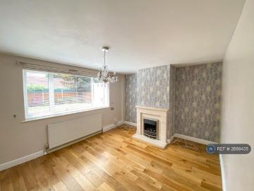 Ashton upon Mersey, M33 - Garden, Fireplace