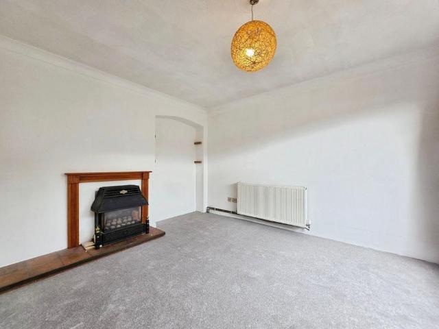 4 bedroom terraced house to rent