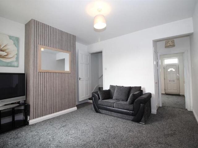 3 bedroom terraced house to rent