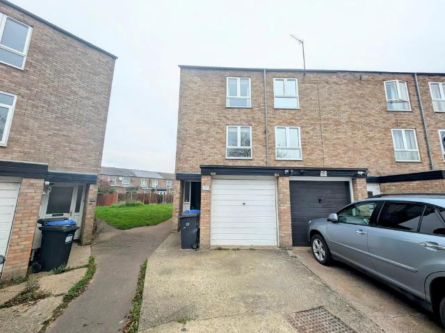 3 bedroom terraced house to rent