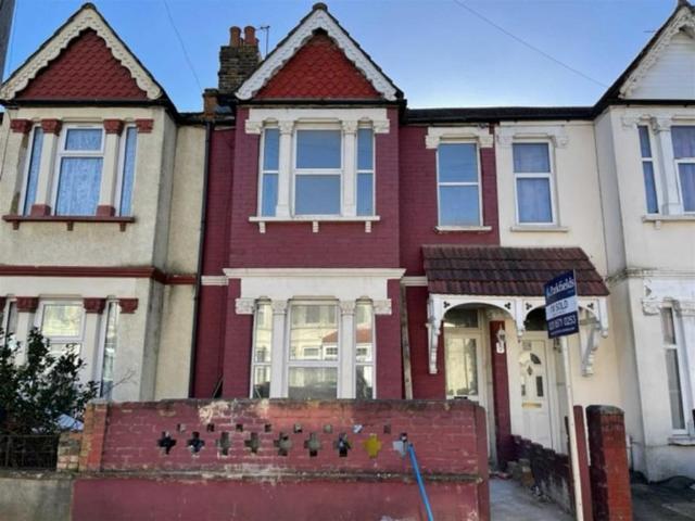 3 bedroom terraced house to rent