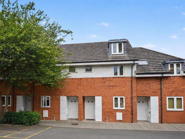 3 bedroom terraced house to rent