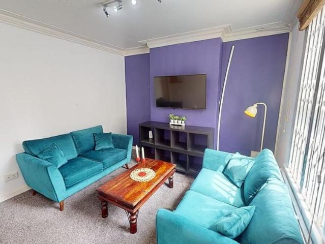 3 bedroom terraced house to rent