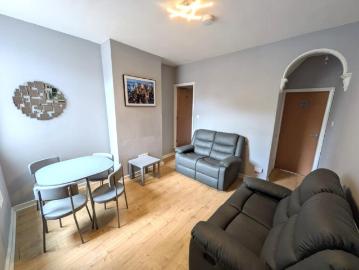 4 bedroom terraced house to rent