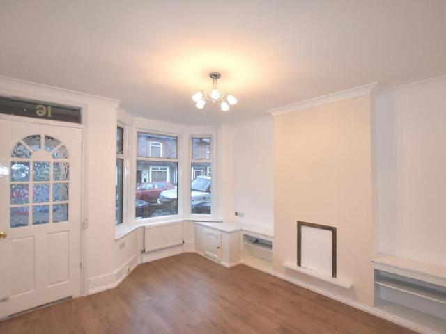 3 bedroom terraced house to rent