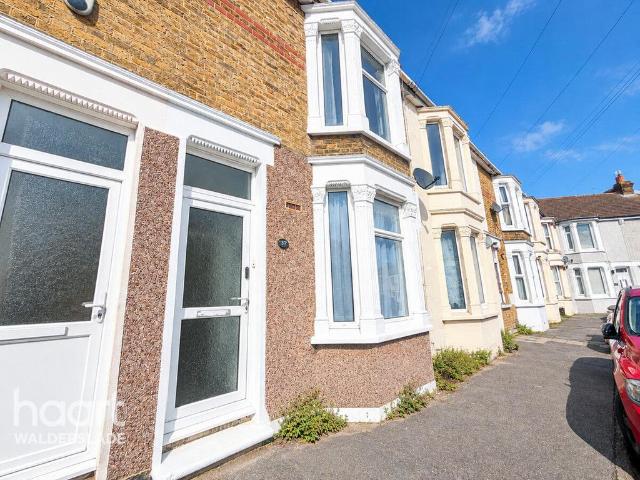 3 bedroom terraced house to rent