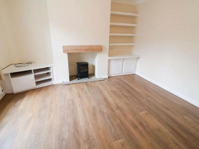 3 bedroom terraced house to rent
