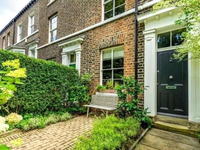 3 bedroom terraced house to rent