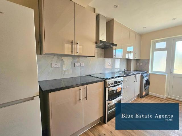 3 bedroom terraced house to rent