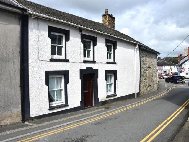 3 bedroom terraced house to rent
