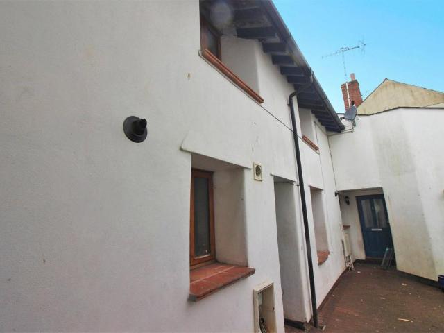 3 bedroom terraced house to rent