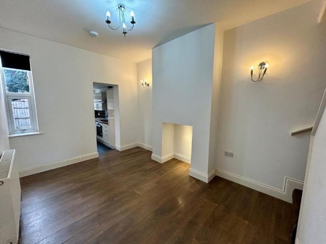 3 bedroom terraced house to rent