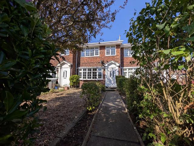 3 bedroom terraced house to rent