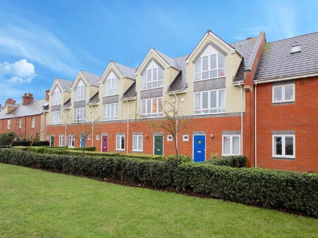 3 bedroom terraced house to rent
