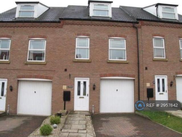 3 bedroom terraced house to rent