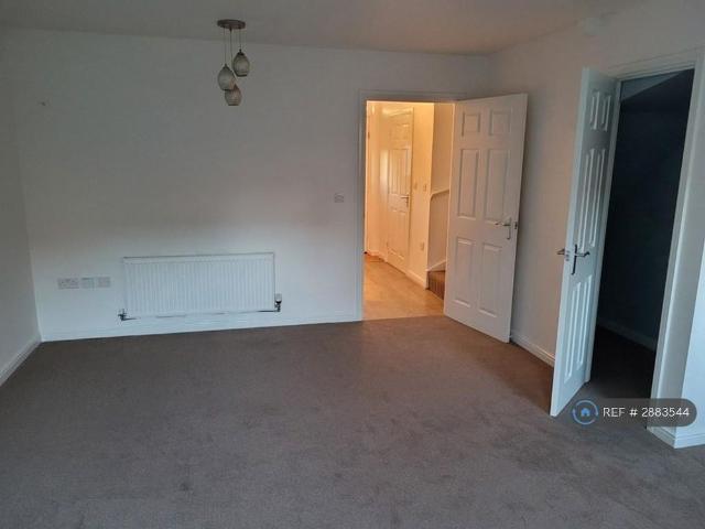 3 bedroom terraced house to rent