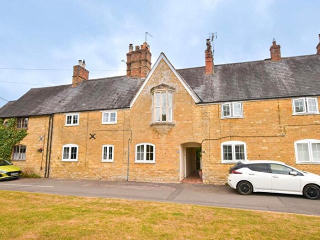 3 Bedroom Terraced House To Rent In The Green, Paulerspury, NN12