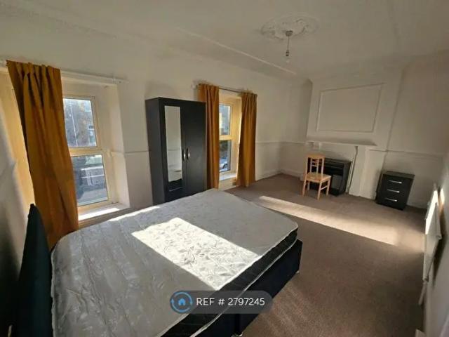 3 Bedroom Terraced House To Rent In Wern Terrace, Swansea, SA1