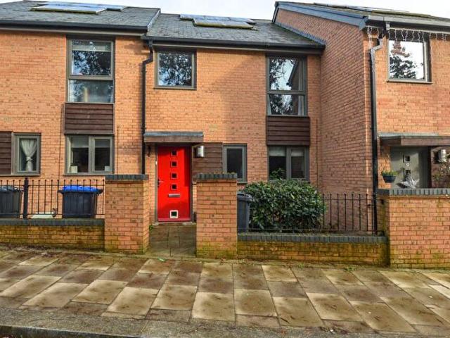 3 Bedroom Terraced House To Rent In White Peacock Lane, Upton, NN5