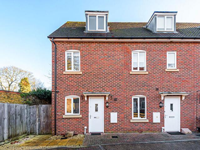 3 Bedroom Terraced House To Rent In Barberi Close, OX4