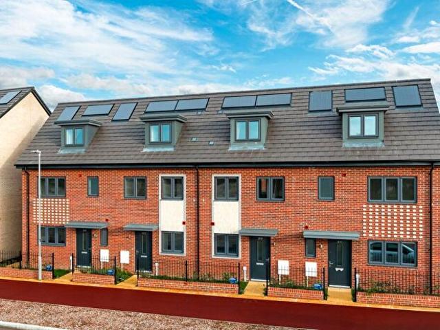 3 Bedroom Terraced House To Rent In Barrosa Way, Whitehouse, MK8