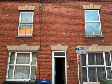3 Bedroom Terraced House To Rent In Broad Street, Banbury, Oxfordshire, OX16