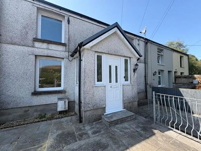 3 Bedroom Terraced House To Rent In Bwllfa Cottages, Gelli, CF41