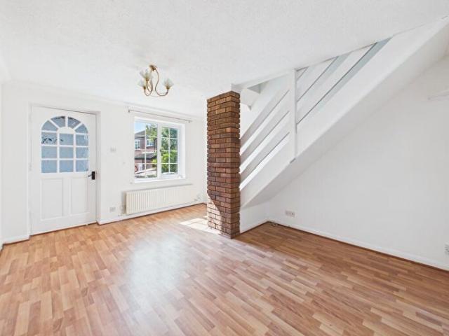 3 Bedroom Terraced House To Rent In Burton Close, Oadby, LE2