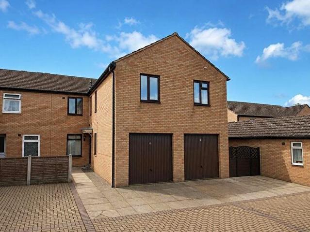 3 Bedroom Terraced House To Rent In Carlina Place, Milton Keynes, MK14
