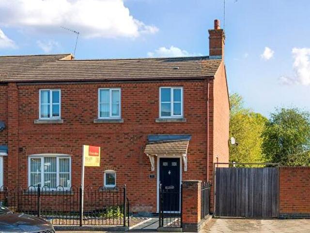 3 Bedroom Terraced House To Rent In Fairford Leys Way, Aylesbury, HP19