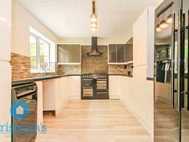 3 Bedroom Terraced House To Rent In Fleming Gardens, Clifton, NG11