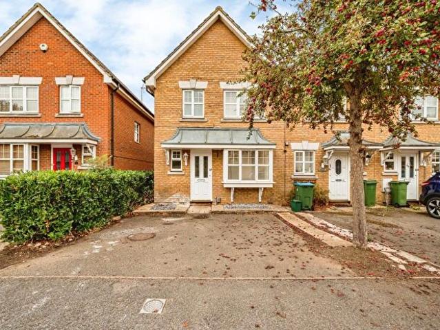 3 Bedroom Terraced House To Rent In Friarscroft Way, Aylesbury, Buckinghamshire, HP20