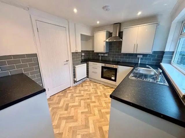 3 Bedroom Terraced House To Rent In High Street, Porth, CF39