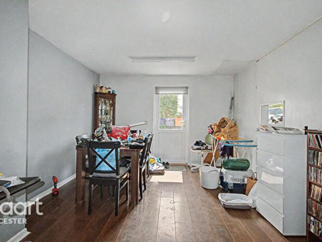 3 Bedroom Terraced House To Rent In Holderness Road, Leicester, LE4