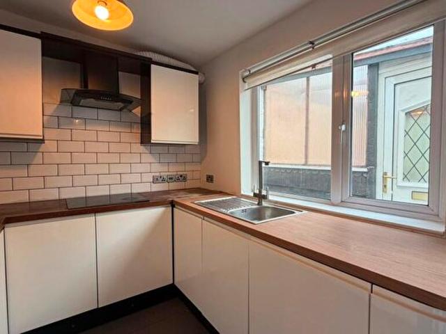 3 Bedroom Terraced House To Rent In Moor Street, Burton On Trent, Staffordshire, DE14