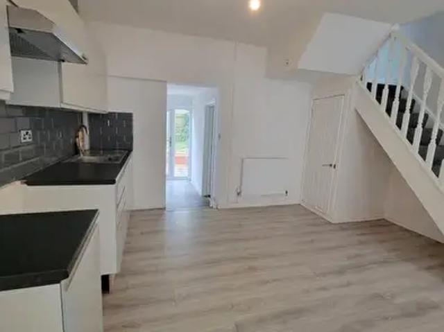 3 Bedroom Terraced House To Rent In Neath, SA11