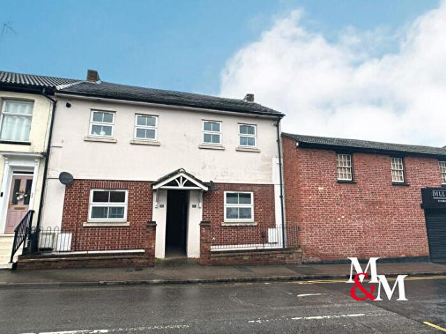 3 Bedroom Terraced House To Rent In Old Road, LU7