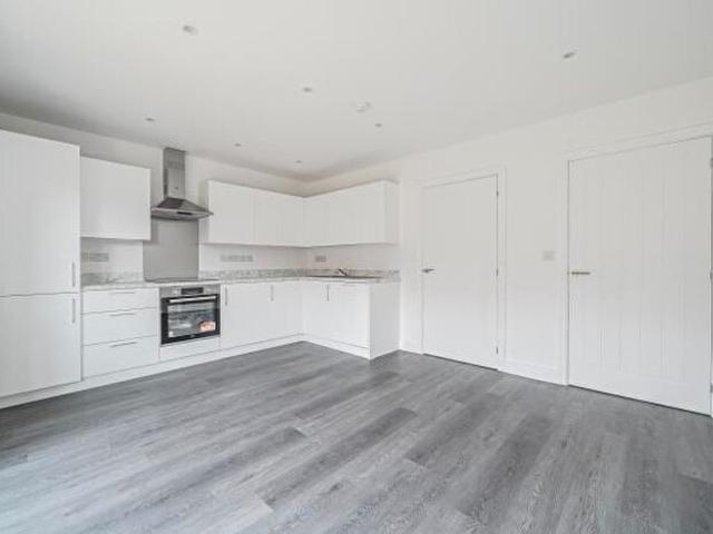 3 Bedroom Terraced House To Rent In Osbourne Gardens, Aylesbury, HP21