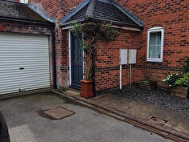 3 Bedroom Terraced House To Rent In Overseal, DE12