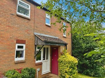 3 Bedroom Terraced House To Rent In Salvia Close, Banbury, Oxon, OX16