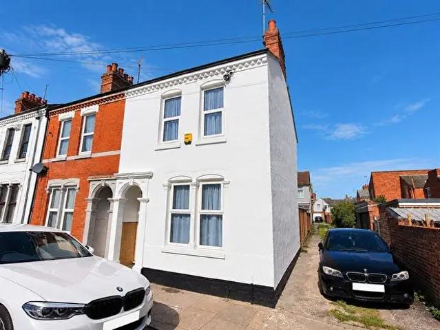 3 Bedroom Terraced House To Rent In Sunderland Street, Northampton, NN5