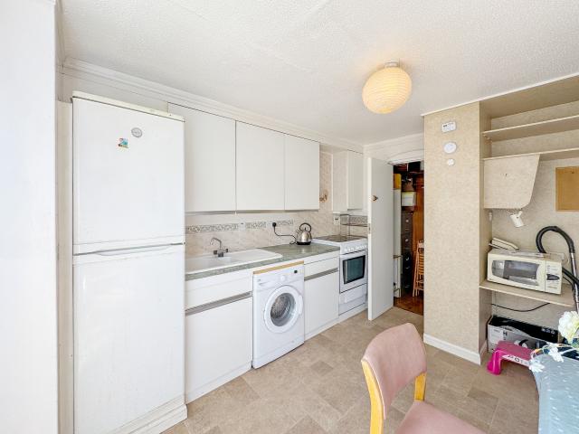 3 bedroom terraced house to rent on Gillison Walk, London