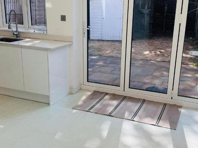 3 Bedroom Terraced To Let