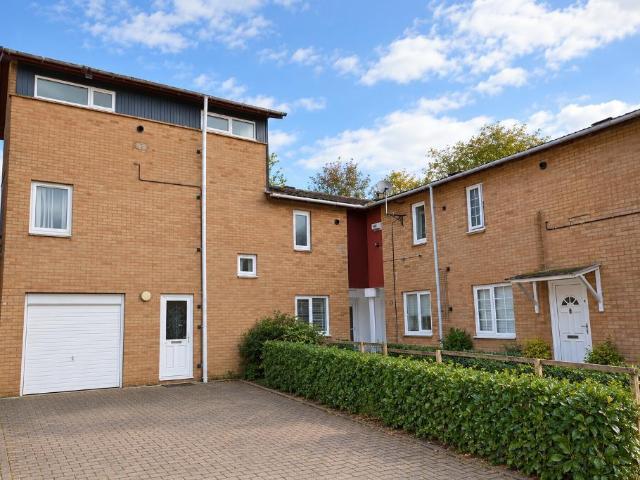3 Bedroom Terraced to Rent in Milton Keynes, MK13 8BX