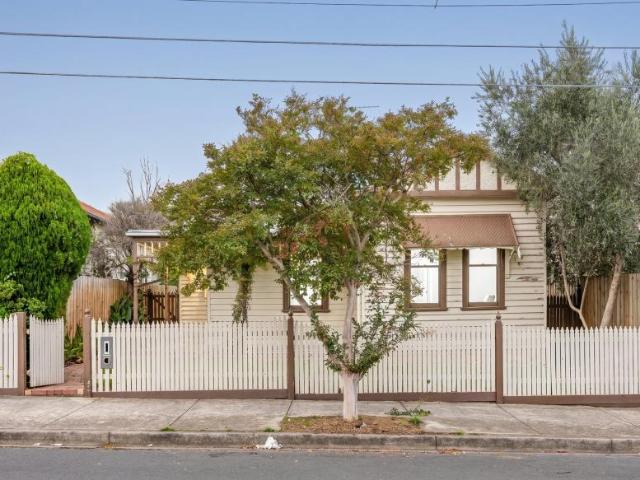 3 Bedroom House Thornbury VIC 102763279