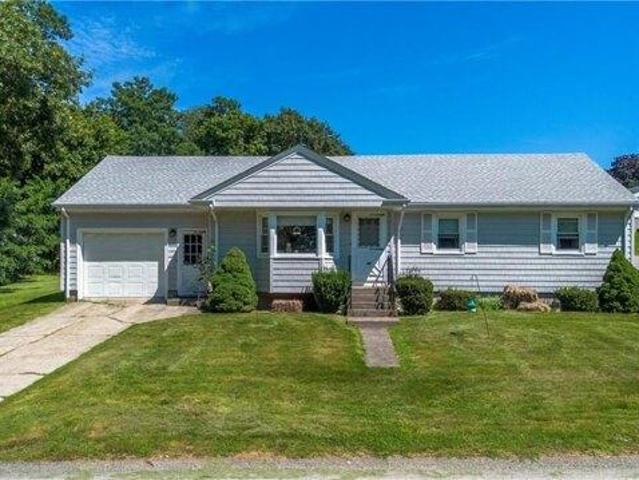 3 bedroom, Tiverton RI 02878 105575646