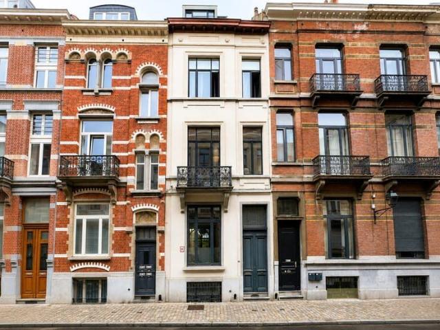 3 bedroom triplex with no common charges near Châtelain