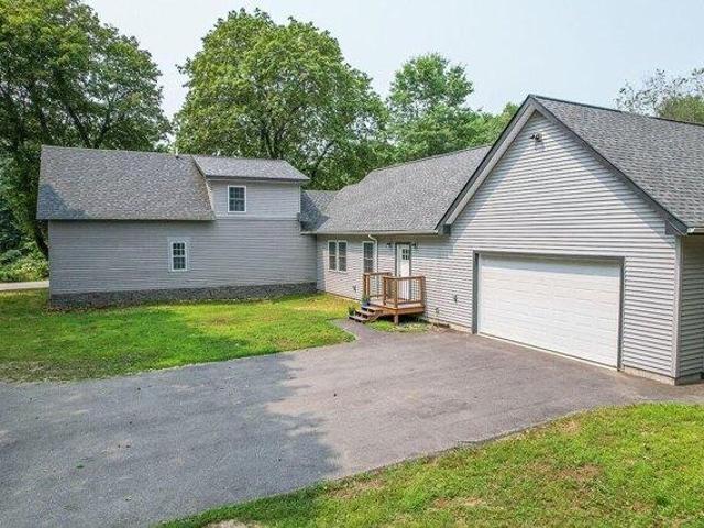 3 bedroom, Turner ME 04282 105140317