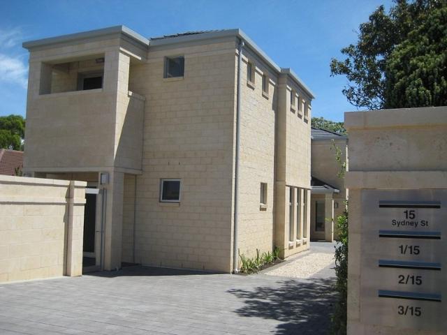 3 BEDROOM TUSCAN STYLE TOWNHOUSE IN GREAT LOCATION